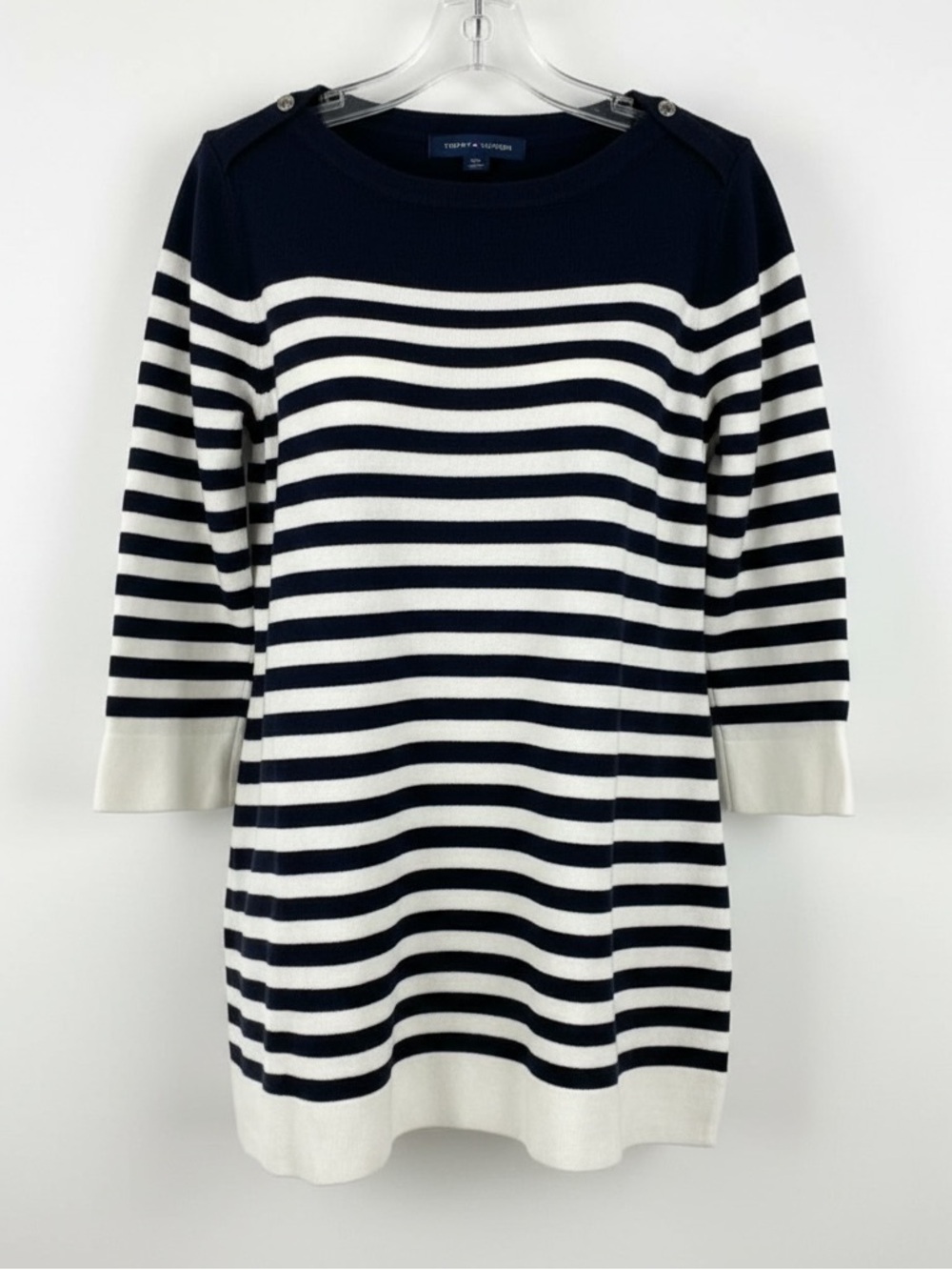 Large Tommy Hilfiger 3/4 sleeve pullover top. Size Large.
